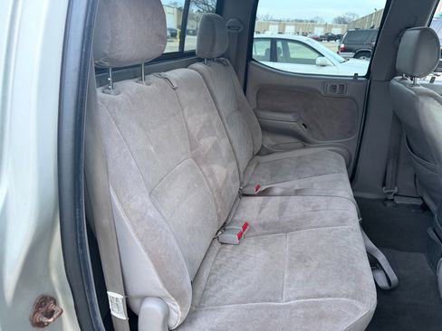 Used 2004 Toyota Tacoma V6 image 14