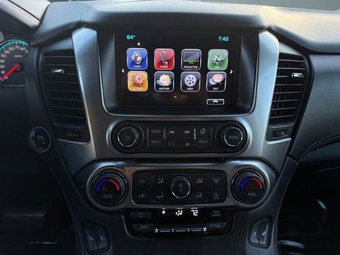 Used 2017 Chevrolet Suburban LT image 30