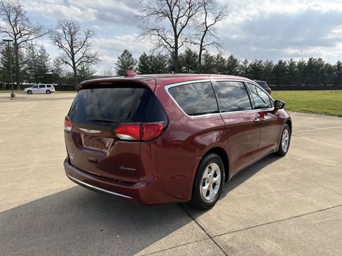 Used 2018 Chrysler Pacifica Touring Plus image 21