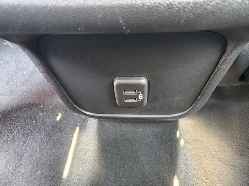 Used 2019 Chevrolet Equinox LT w/ Driver Convenience Package FWD image 15