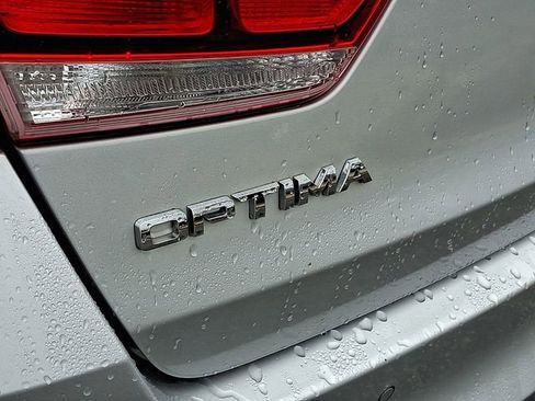 Used 2018 Kia Optima LX w/ 17" Alloy Wheels Package image 30