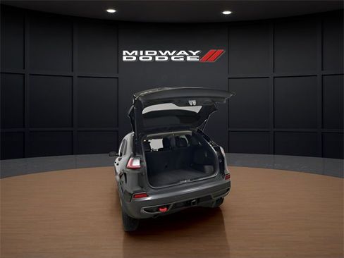 Used 2019 Jeep Cherokee Trailhawk image 20