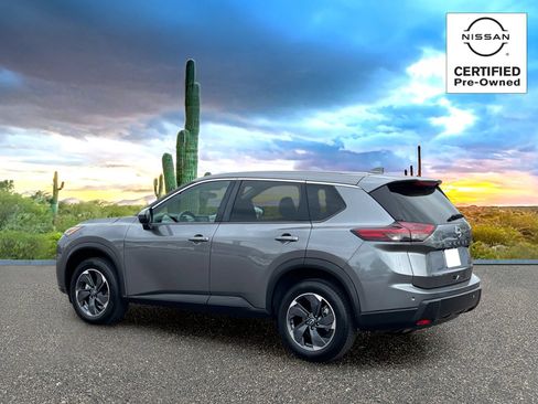Certified 2025 Nissan Rogue SV FWD image 4