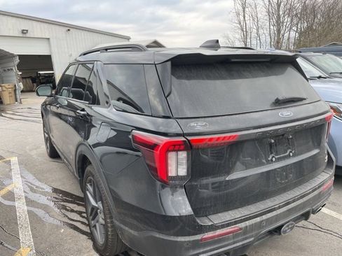 Used 2025 Ford Explorer ST w/ Sun And Sound Package image 4