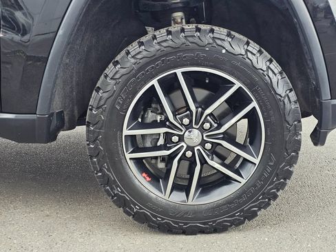 Used 2018 Jeep Grand Cherokee Trailhawk w/ Trailhawk Luxury Group AWD/4WD image 9