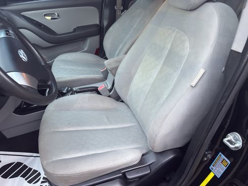 Used 2010 Hyundai Elantra w/ Comfort Pkg 2 image 9
