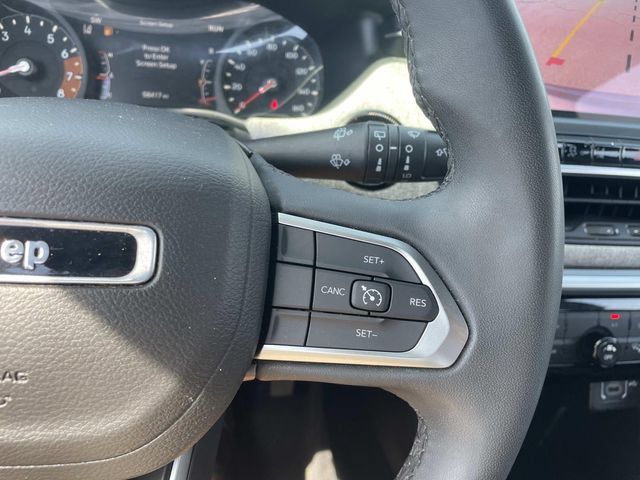Used 2024 Jeep Compass Latitude AWD/4WD image 29