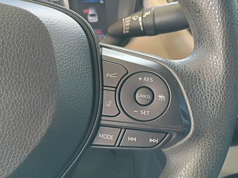 Used 2021 Toyota Corolla LE w/ LE Convenience Package FWD image 7
