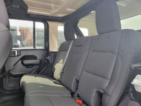 Used 2023 Jeep Wrangler Unlimited Sport AWD/4WD image 28