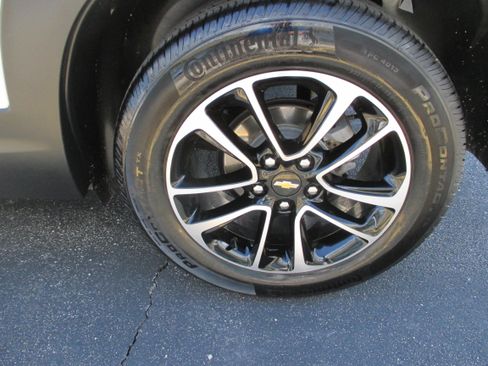 Used 2024 Chevrolet TrailBlazer LT w/ LT Cold Weather Package FWD image 9