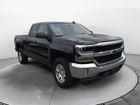 Used 2018 Chevrolet Silverado 1500 LT w/ All Star Edition image 5