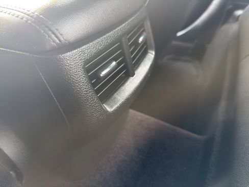 Used 2016 Dodge Challenger SXT image 27