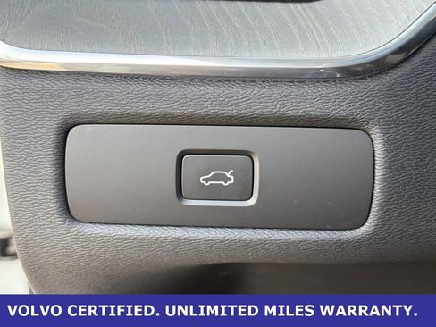 Certified 2025 Volvo XC60 B5 Plus image 19