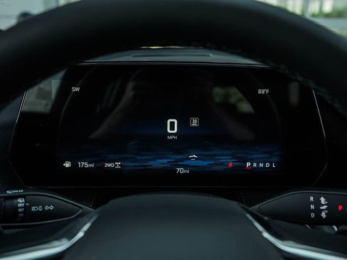 New 2026 Chevrolet Equinox LT w/ Convenience Package II image 23