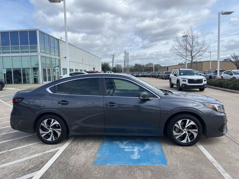 Used 2022 Subaru Legacy Premium image 3