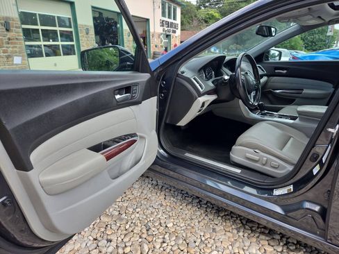 Used 2015 Acura TLX FWD image 14