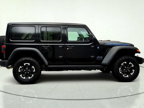 Used 2025 Jeep Wrangler Unlimited Rubicon 4xe w/ Convenience Group AWD/4WD image 4