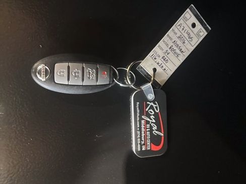Used 2016 Nissan Rogue SV image 30