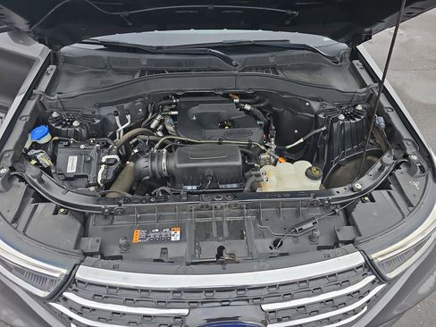 Used 2020 Ford Explorer XLT w/ Equipment Group 202A image 33