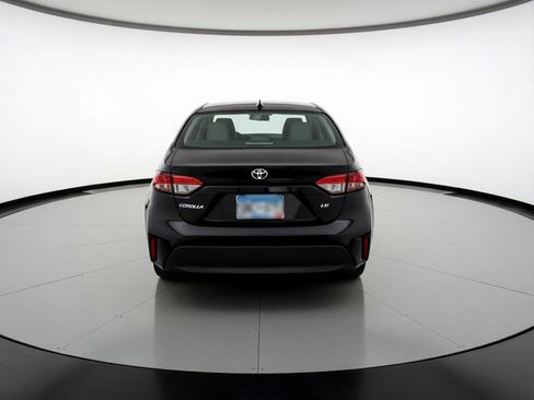 Used 2025 Toyota Corolla LE image 7
