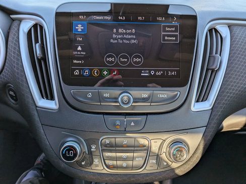 Used 2024 Chevrolet Malibu LT image 24