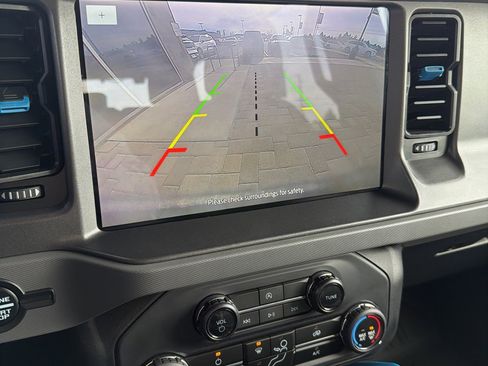 Used 2024 Ford Bronco Black Diamond image 23