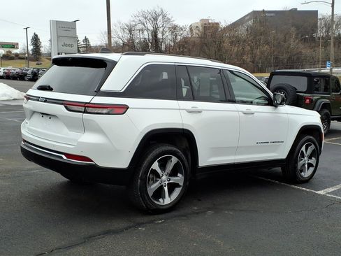 Certified 2023 Jeep Grand Cherokee 4WD 4xe w/ Luxury Tech Group II image 4