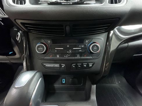 Used 2019 Ford Escape Titanium AWD/4WD image 16