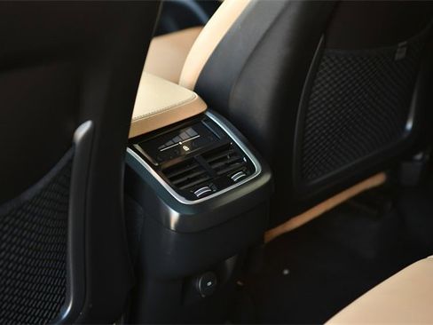 Used 2021 Volvo XC90 T6 Inscription w/ Protection Package Premier image 24