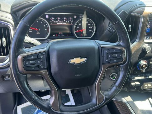Used 2019 Chevrolet Silverado 1500 High Country w/ Technology Package AWD/4WD image 17