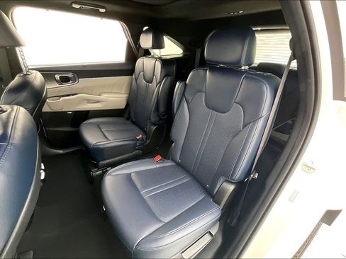 Used 2023 Kia Sorento SX Prestige image 32