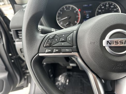 Used 2023 Nissan Sentra S image 19