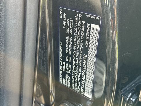 Used 2025 Porsche Macan image 33