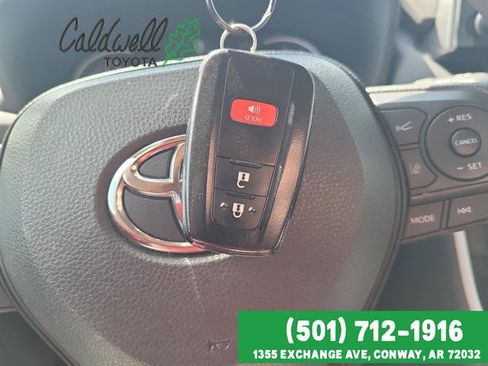 Used 2025 Toyota RAV4 XLE image 30