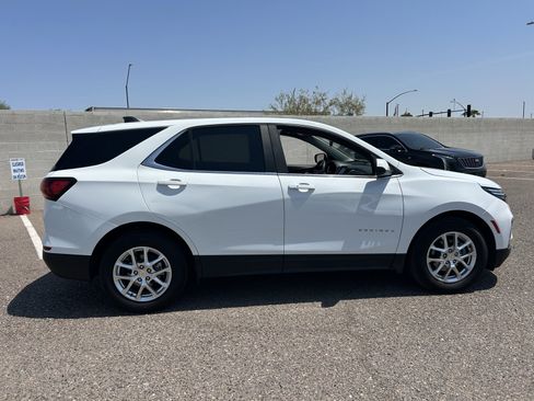 Used 2024 Chevrolet Equinox LT w/ LPO, Floor Liner Package FWD image 6