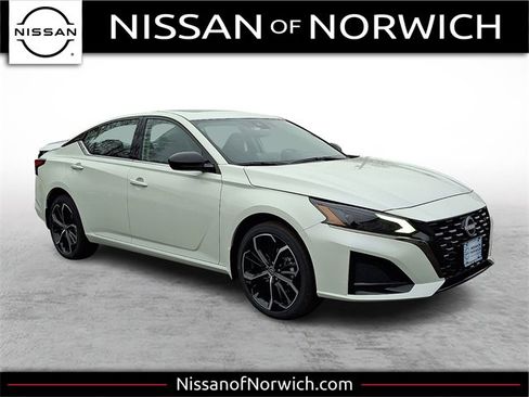 New 2025 Nissan Altima 2.5 SR image 1