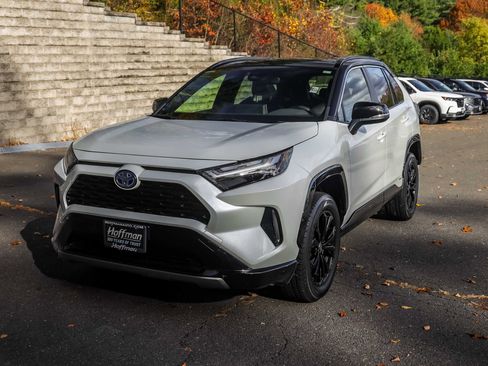 Used 2022 Toyota RAV4 XSE image 11