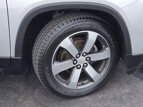Used 2019 Chevrolet Traverse LT w/ LT Premium Package AWD/4WD image 25