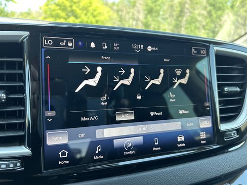 Used 2023 Chrysler Pacifica Touring-L FWD image 21