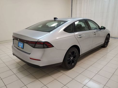 Certified 2025 Honda Accord SE image 27