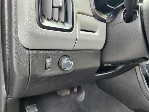 Used 2019 Chevrolet Colorado W/T w/ WT Convenience Package RWD image 36
