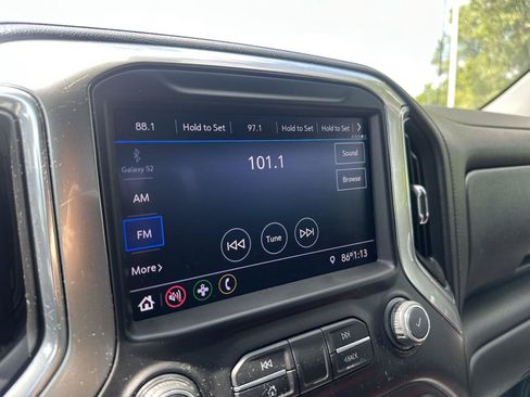 Used 2020 Chevrolet Silverado 1500 LT AWD/4WD image 24