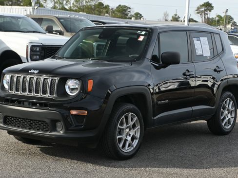 Used 2023 Jeep Renegade Latitude image 8