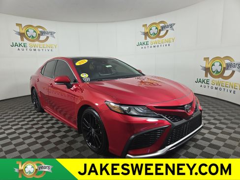 Used 2021 Toyota Camry XSE image 1