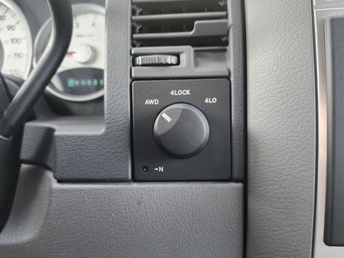 Used 2004 Dodge Durango Limited image 4