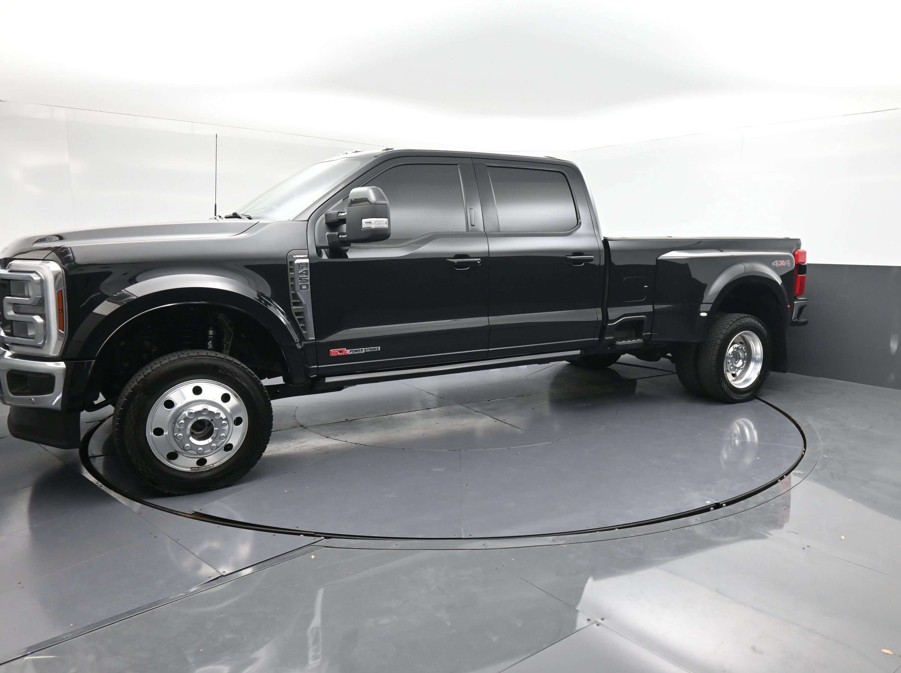 Used 2024 Ford F450 Lariat w/ Lariat Ultimate Package AWD/4WD image 5