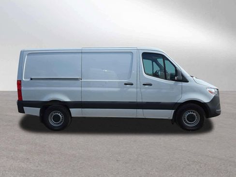 Used 2025 Mercedes-Benz Sprinter 2500 image 2