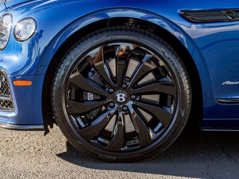 Certified 2023 Bentley Flying Spur V8 image 6