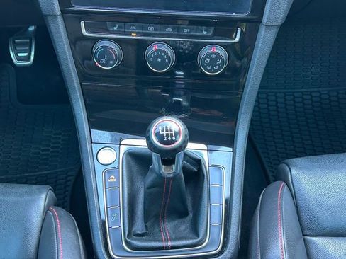 Used 2019 Volkswagen GTI SE w/ SE Experience Package image 13