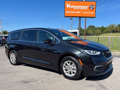 Used 2024 Chrysler Pacifica Touring